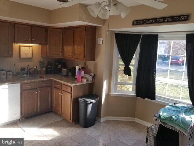 Building Photo - 2874 Bowes Ln