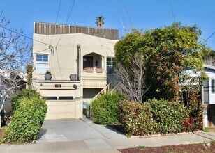 Building Photo - 525 9th Ave