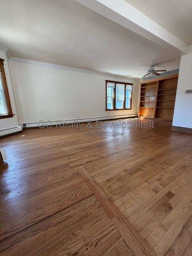 Foto del edificio - 837 Thomas Ave