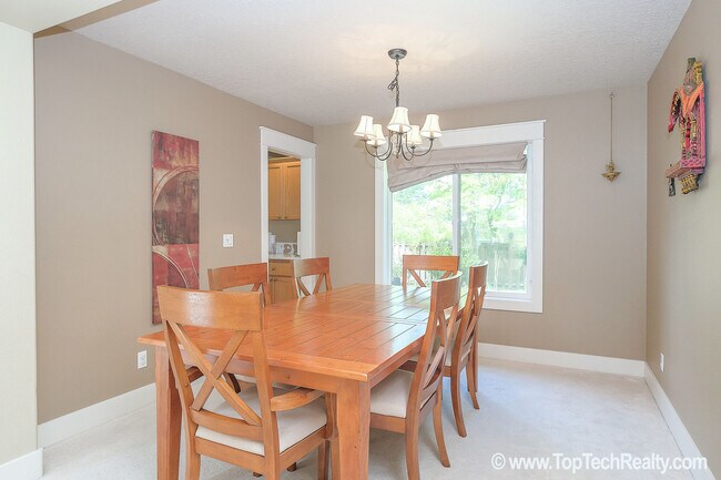 Foto del edificio - Lovely 4 Bedroom | 2.5 Bathroom Single Family Home | Corner Lot | Kaiser Woods Community