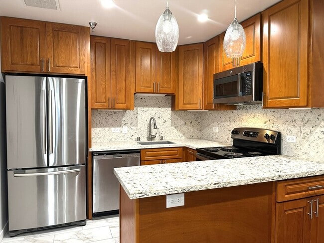Photo - Imperial Plaza 2BR/2.5BA/2PK - Ocean & City Views Apartment