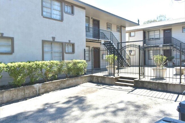Foto del edificio - 2522 Binz St
