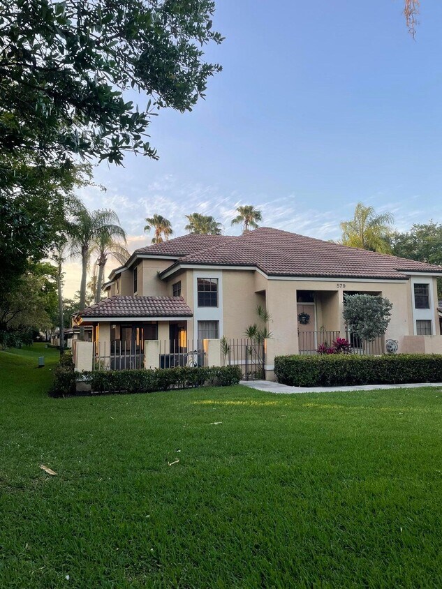 Foto principal - 579 Prestwick Cir