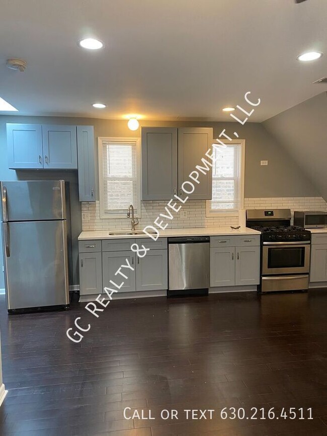 Foto del edificio - 3510 W Irving Pk Rd