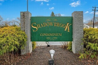 Building Photo - 3 Shadowbrook Ln