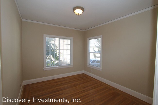 Foto del edificio - 1 br, 1 bath Apartment - 544 Merritt Avenue