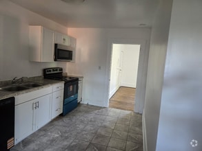 Building Photo - 315 Hillcrest Dr