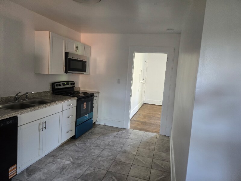Foto principal - 315 Hillcrest Dr