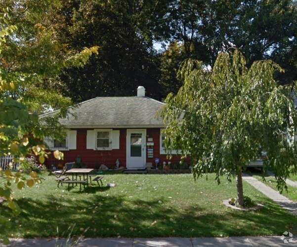 Gault Farm Walnut Acres Senior Living Apartments for Rent Ypsilanti