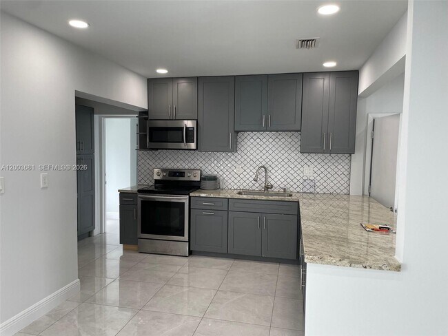 Foto del edificio - 8640 SW 125th Ter
