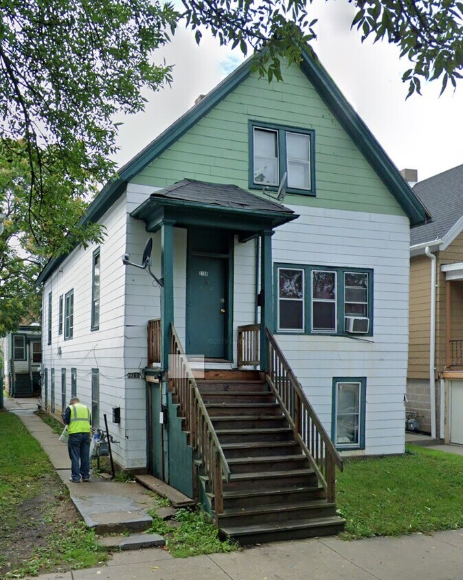 2159 S 15th St, Milwaukee, WI 53215 Townhome Rentals in Milwaukee WI