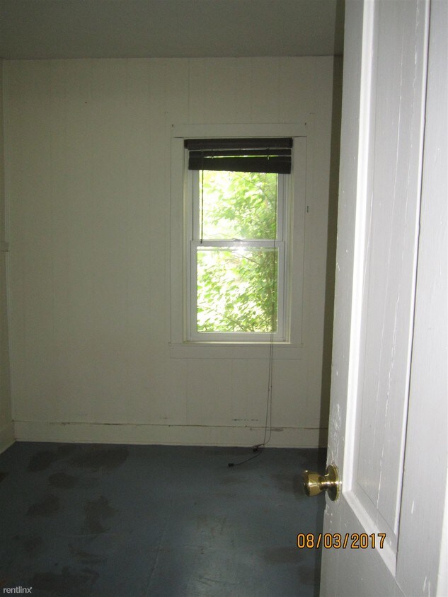 Primary Photo - 852 S Stiles Rd