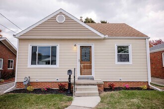 Building Photo - 5414 303rd St