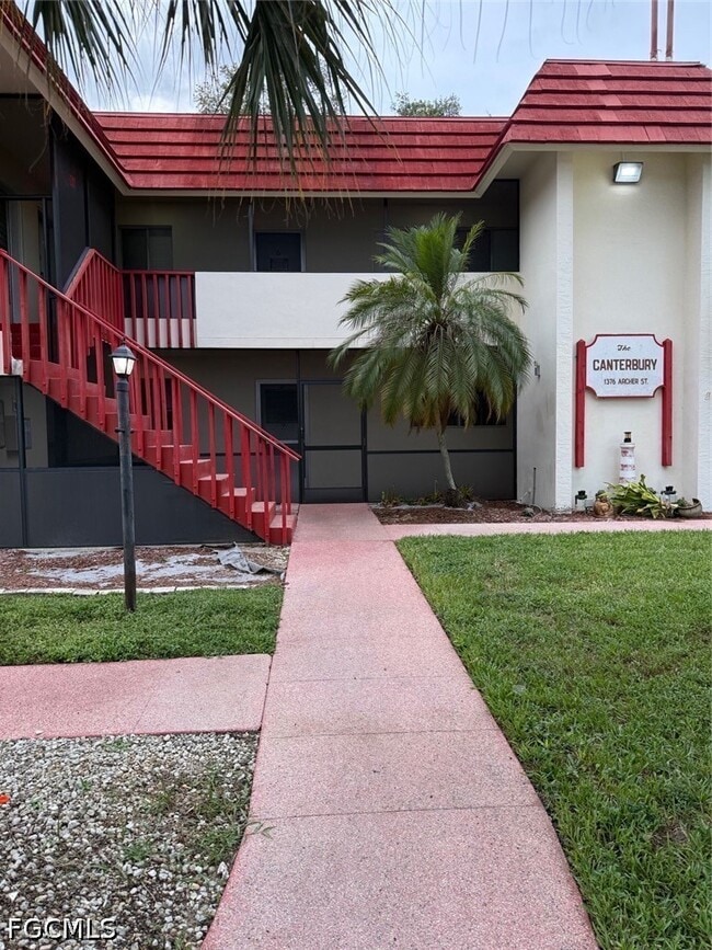 Building Photo - 1376 Archer St