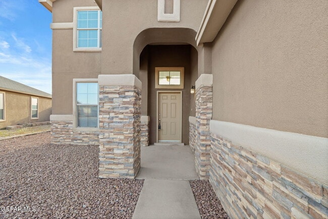 Building Photo - 14335 Alma Point
