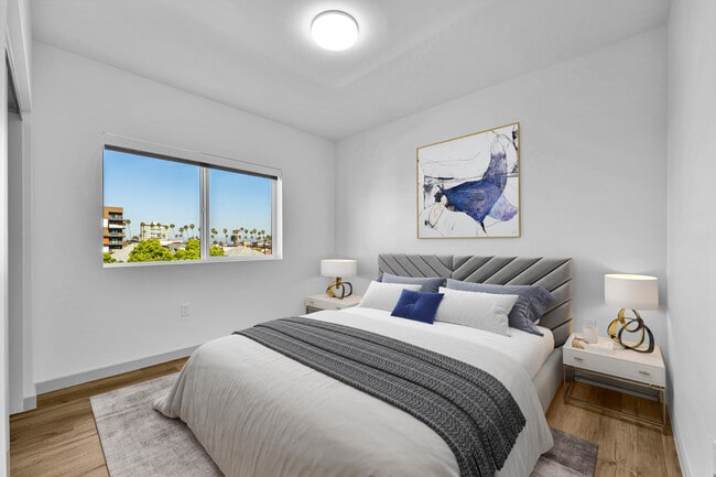 Building Photo - 1240 Magnolia Ave