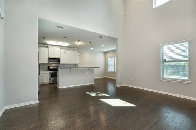Building Photo - 8803 Donatello Dr