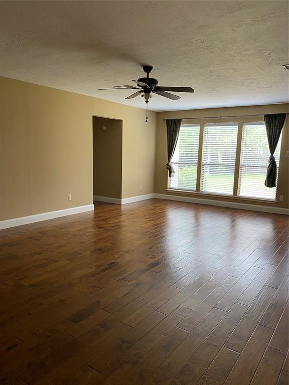 Foto del edificio - 2707 River Birch Dr