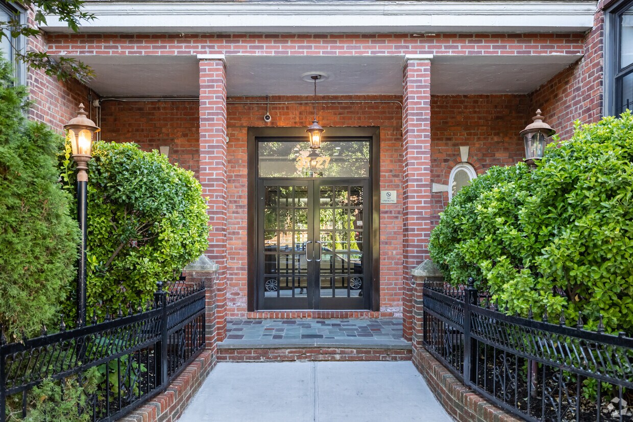Entrada - Bradford House
