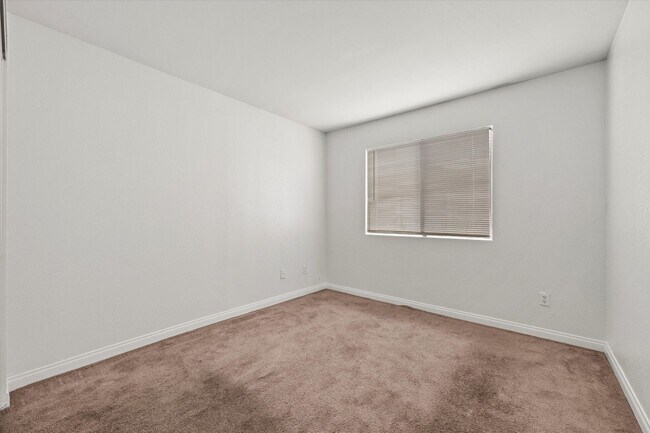 Foto del edificio - 2972 Juniper Hills Blvd