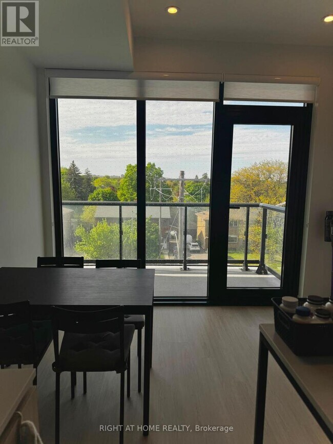Photo du bâtiment - 520 Sheppard Ave E