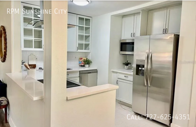 Building Photo - **AVAILABLE IMMEDIATELY - FULL RENO - MOVE...