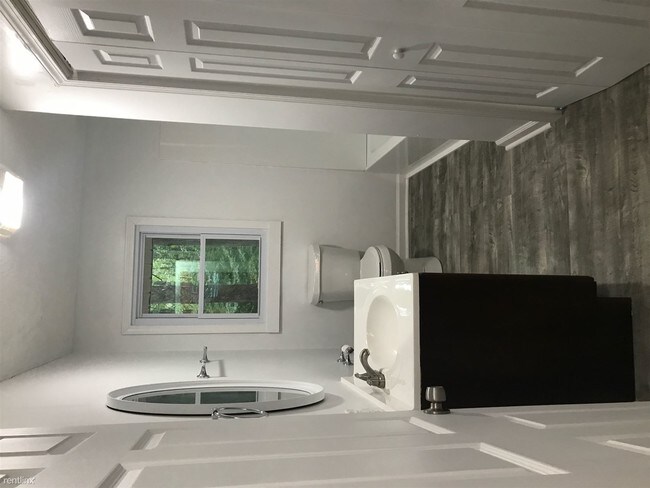 Foto del edificio - 3 br, 1 bath House - 225 Silver Fox Dr