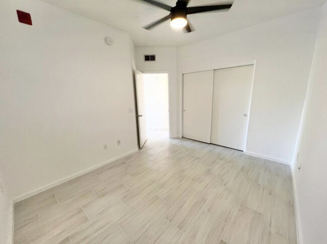 Foto del edificio - 3434 E Baseline Rd