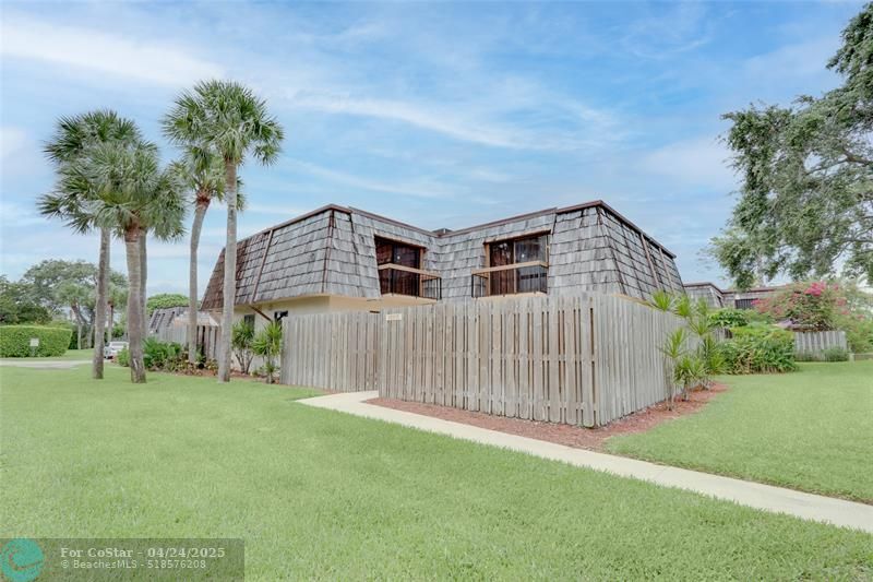 Primary Photo - 4091 Palm Bay Cir