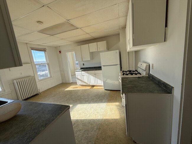 Building Photo - 115 Britannia St