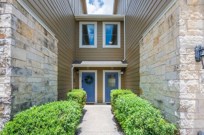 Foto del edificio - 1620 Bryant Dr