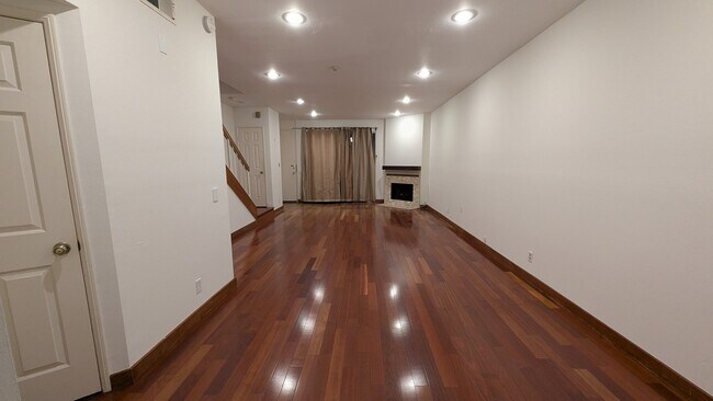 Building Photo - 2405 34th St