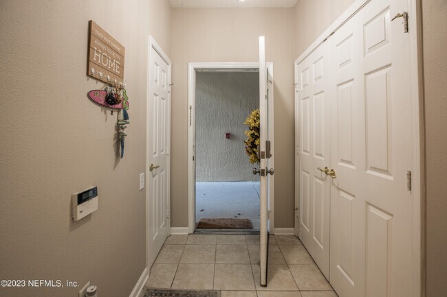 Foto del edificio - 7990 Baymeadows Rd