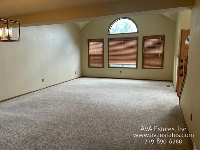 Foto del edificio - 294 S Sifford Ct