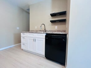 Building Photo - 520 Nevada St