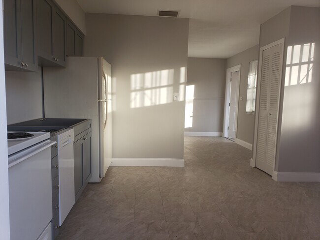 Building Photo - 260 NW 49th Ave