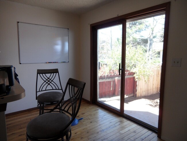 Building Photo - 4321 E Crow Dr