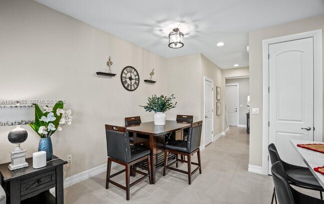 Foto del edificio - 10103 Akenside Dr