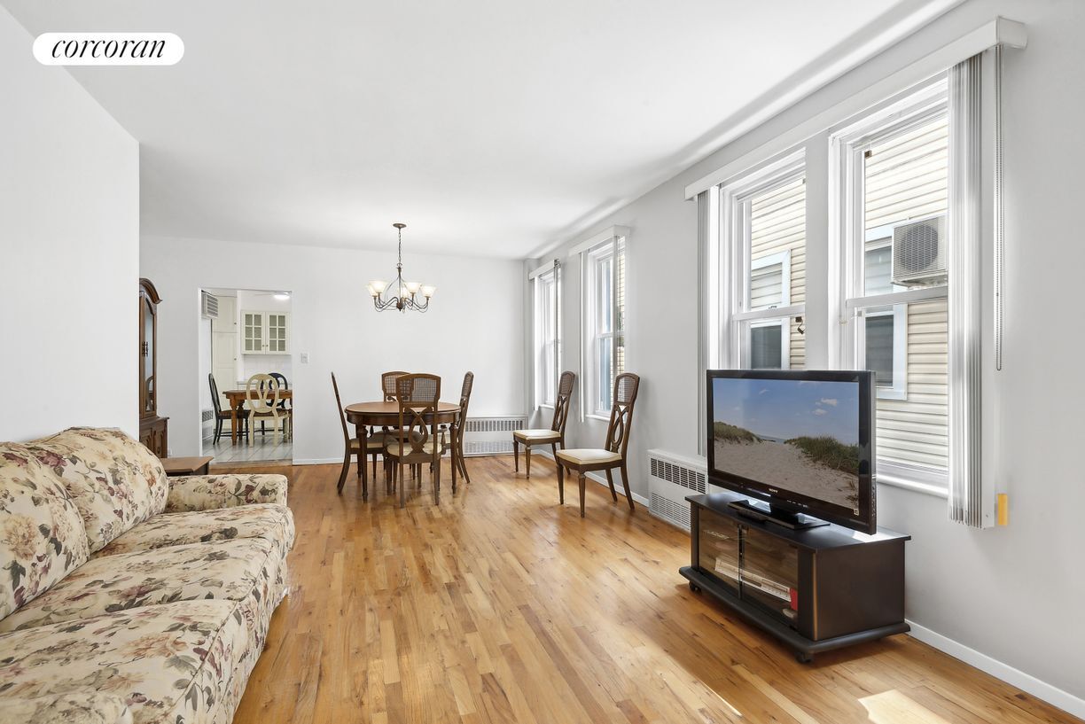 Foto principal - 1537 E 16th St