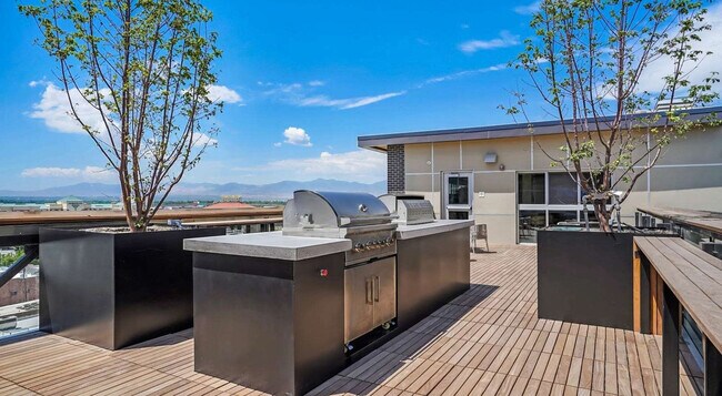 Foto del edificio - 360 W 200 S