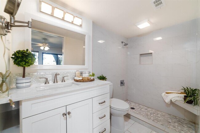 Foto del edificio - 2918 Ranch to Market Rd 620