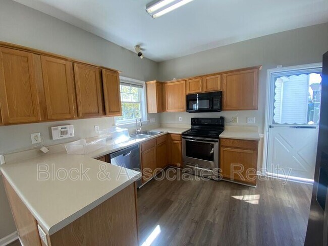 Building Photo - 5716 Brookshadow Dr