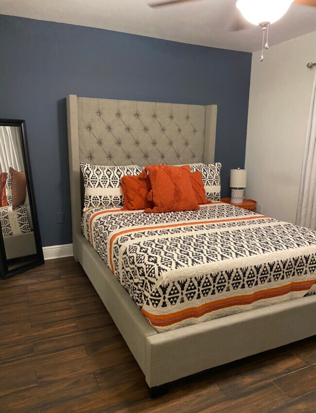Bedroom - 2500 Manson Ave