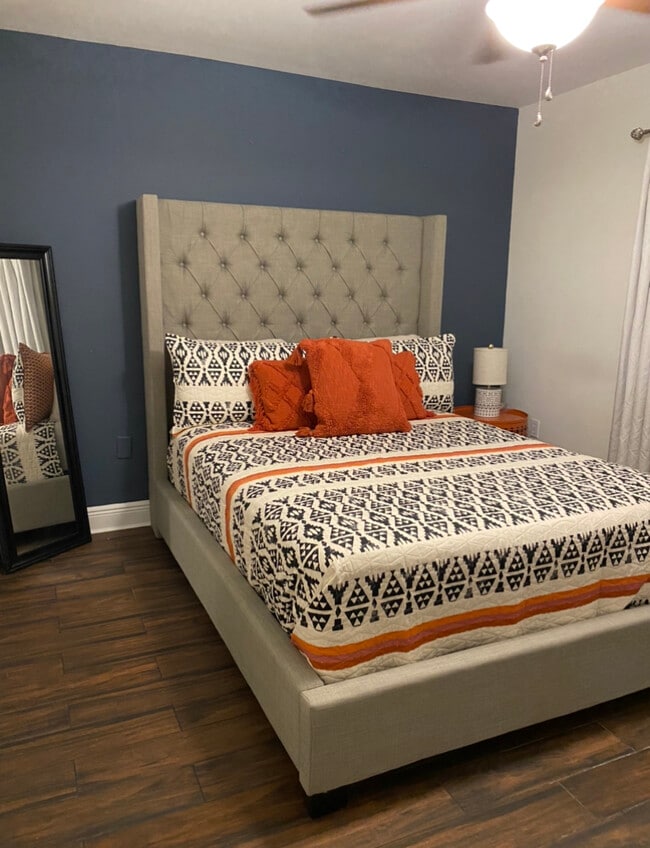 Bedroom - 2500 Manson Ave