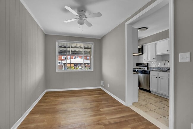 Foto del edificio - Completed Renovated Townhouse