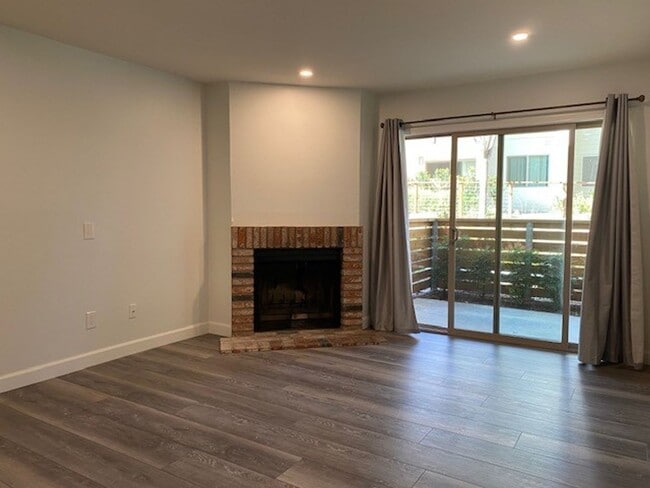 Building Photo - 1760 S El Camino Real