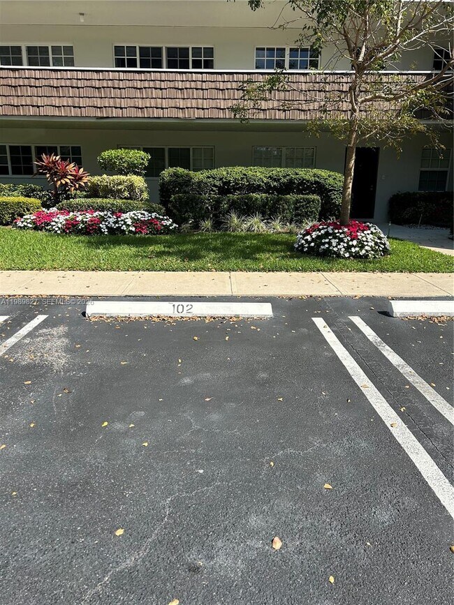 Foto del edificio - 4017 N Cypress Dr