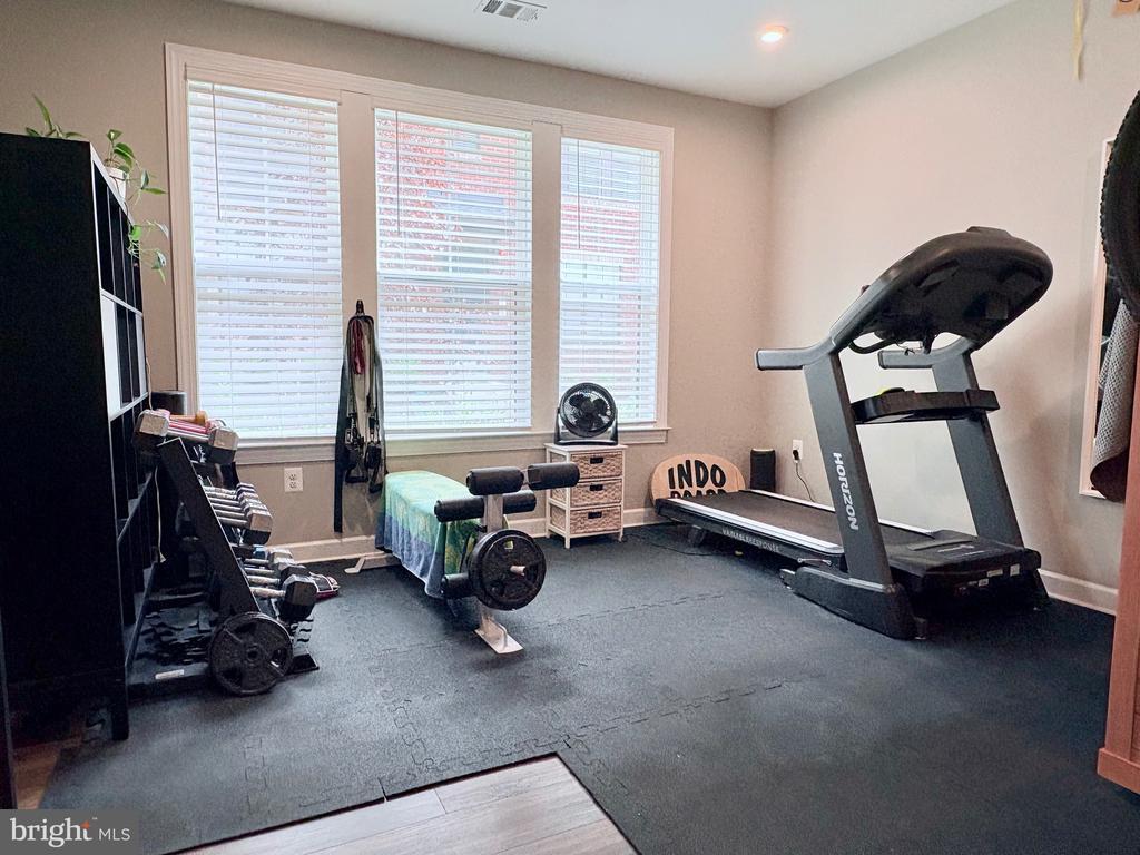 Foto principal - 7318 Mountaineer Dr