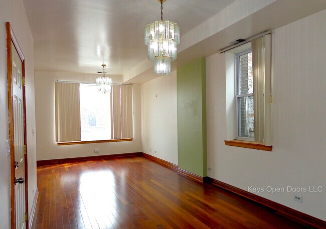 Building Photo - 4544 S Ashland Ave
