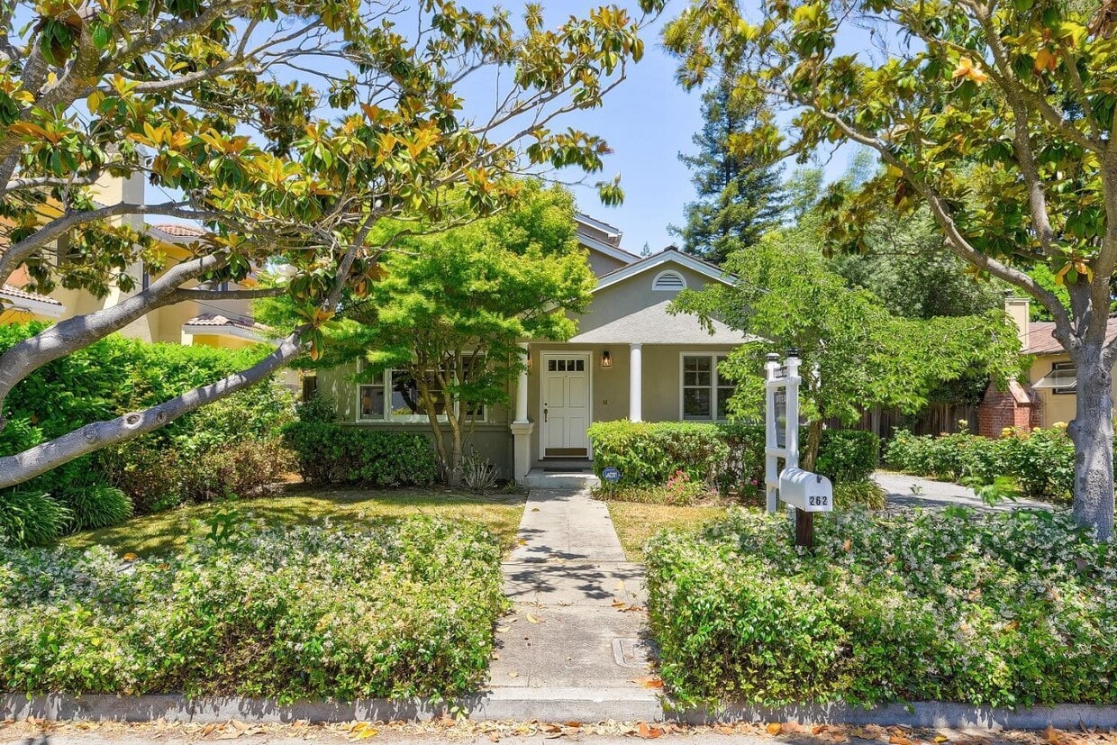 Primary Photo - 262 Princeton Rd
